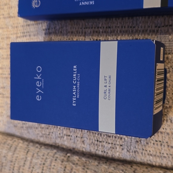 EYEKO BRAND WOMEN'S MAKEUP BUNDLE OF 5 ITEMS - Picture 2 of 5